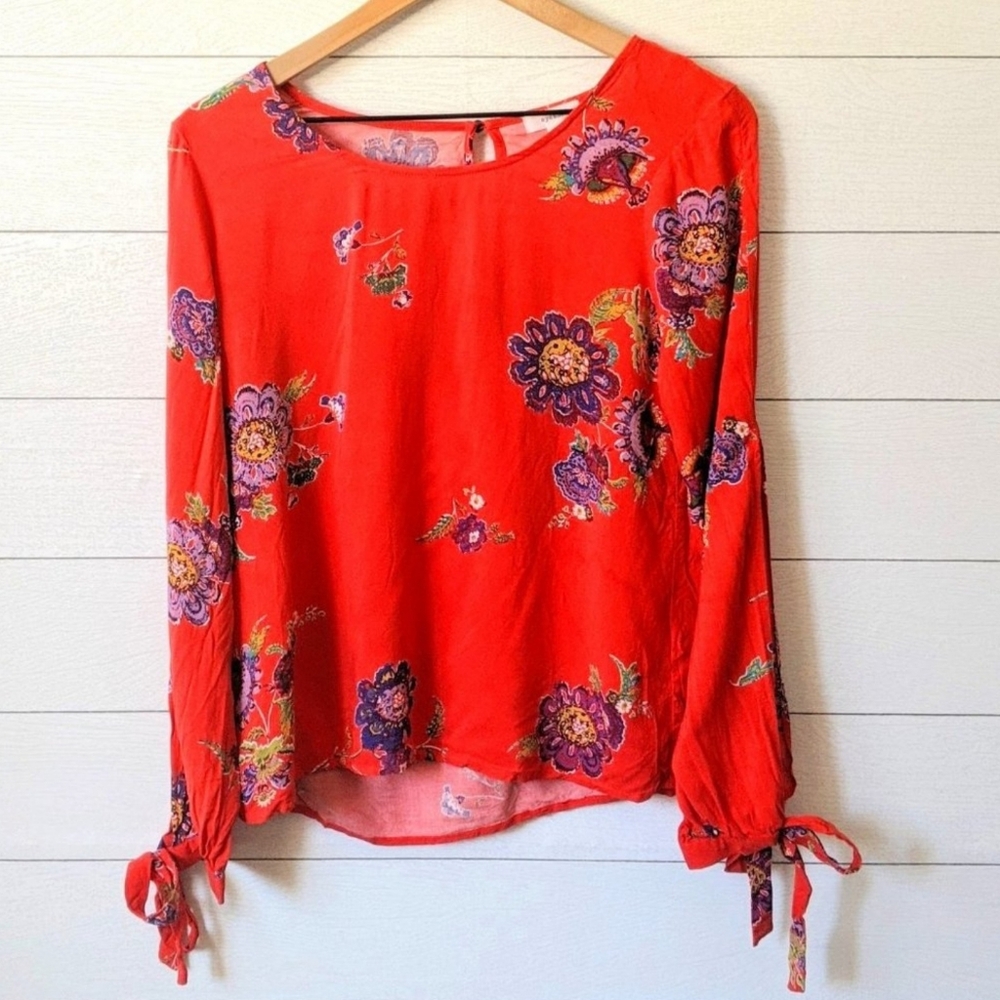 Eyeshadow Tie Sleeve Blouse